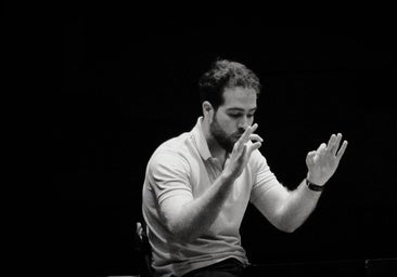 El extremeño Miguel Calderón sustituye a David Sánchez al frente de la ópera de la Diputación de Badajoz