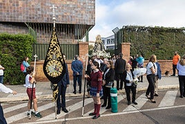 La Virgen de la Soledad procesiona por la barriada de La Paz