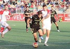 Carlos Fernández en el partido ante el Antoniano.