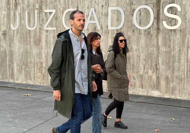 La concejala de Turismo de Plasencia rechaza ante el juez una intención vejatoria en sus palabras a Luis Díaz