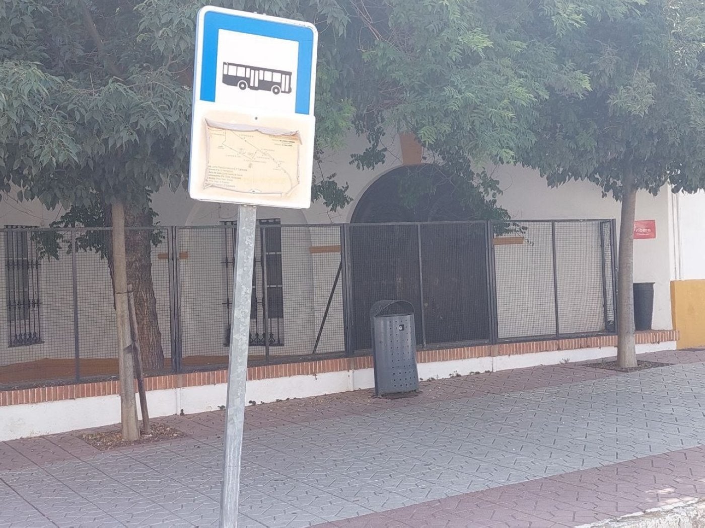 Denuncian la deficitaria señalización de la mayoría de las paradas.