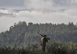 Cazador en el campo.