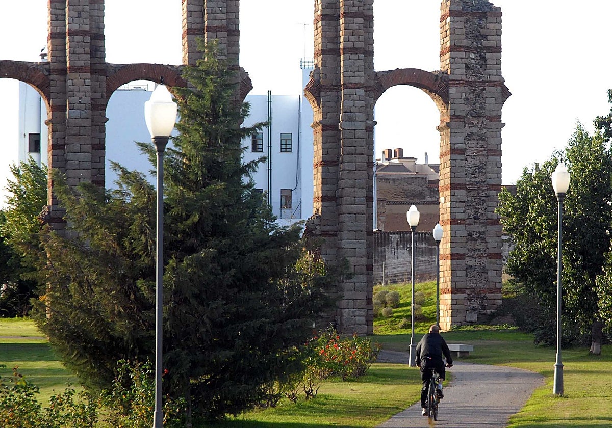 Parque del valle del arroyo Albarregas.
