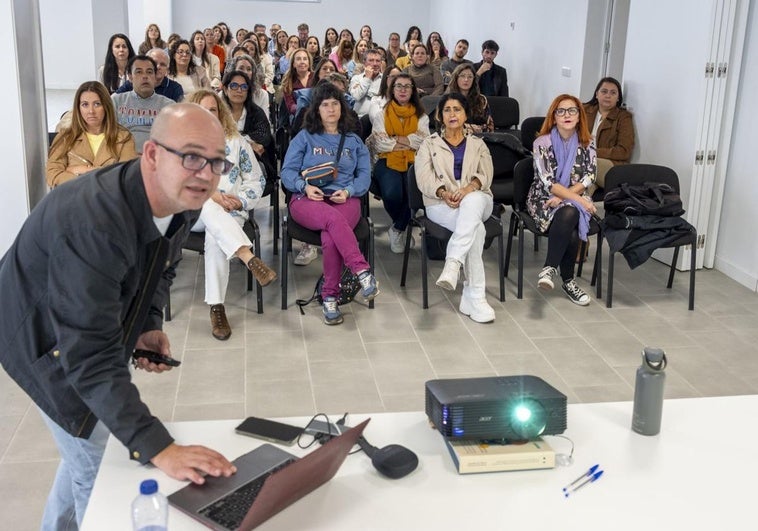 «Hay ideas trasnochadas sobre la prevención del suicidio, como que preguntar puede inducir la idea»