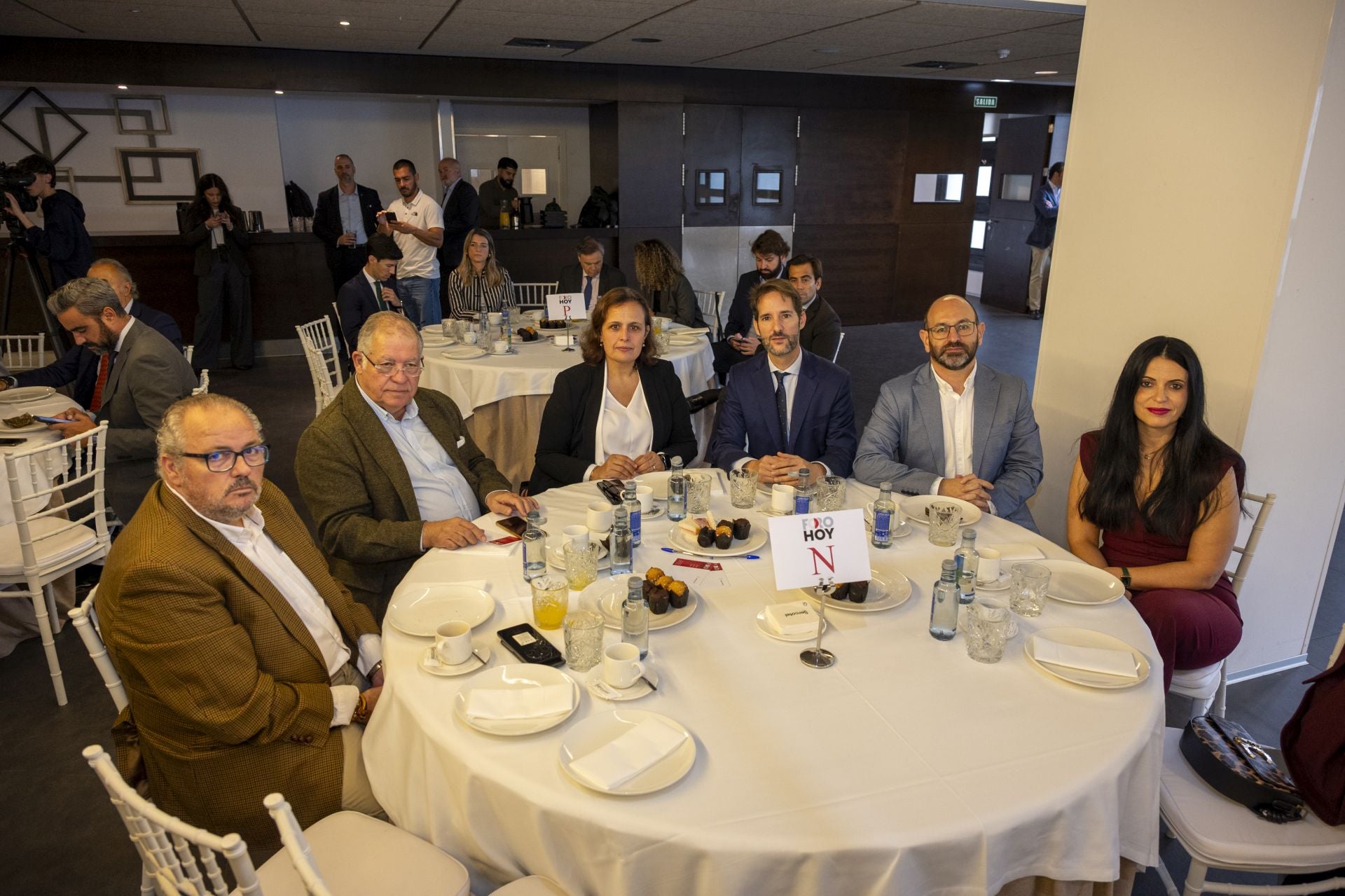 Fernando Masedo, Mateo Giralt, Joaquina Labrador, Ricardo García de Arriba, Aurelio Guisado y Carmen Cortés.