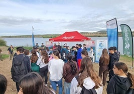 Voluntarios de Coca-Cola participan en la Semana del Voluntariado en Badajoz