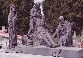 Tumba de Enrique Pérez Comendador, en Hervás.