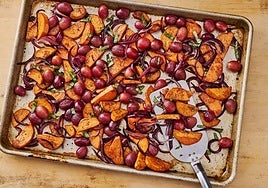 Guarnición con uvas asadas