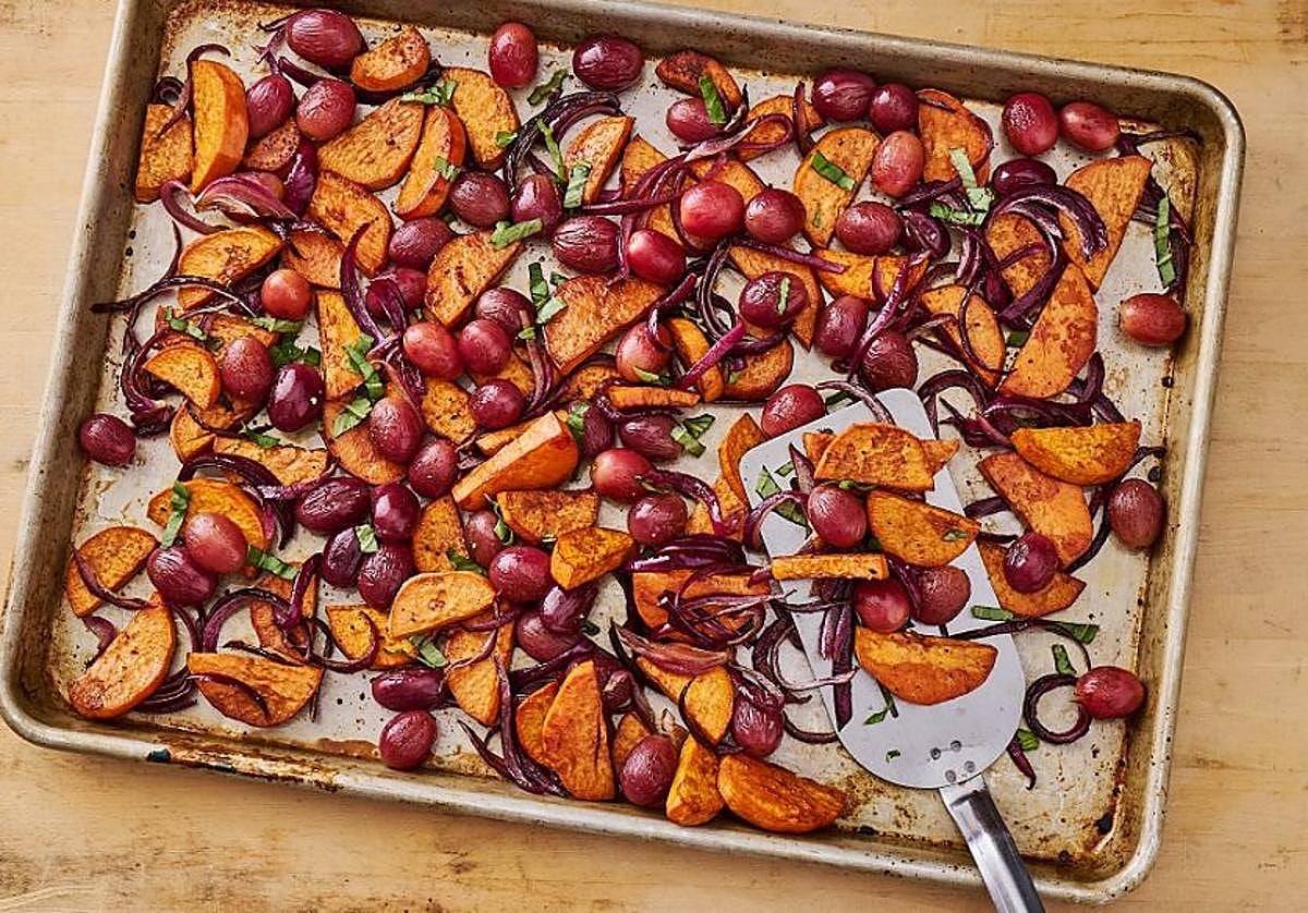 Guarnición con uvas asadas