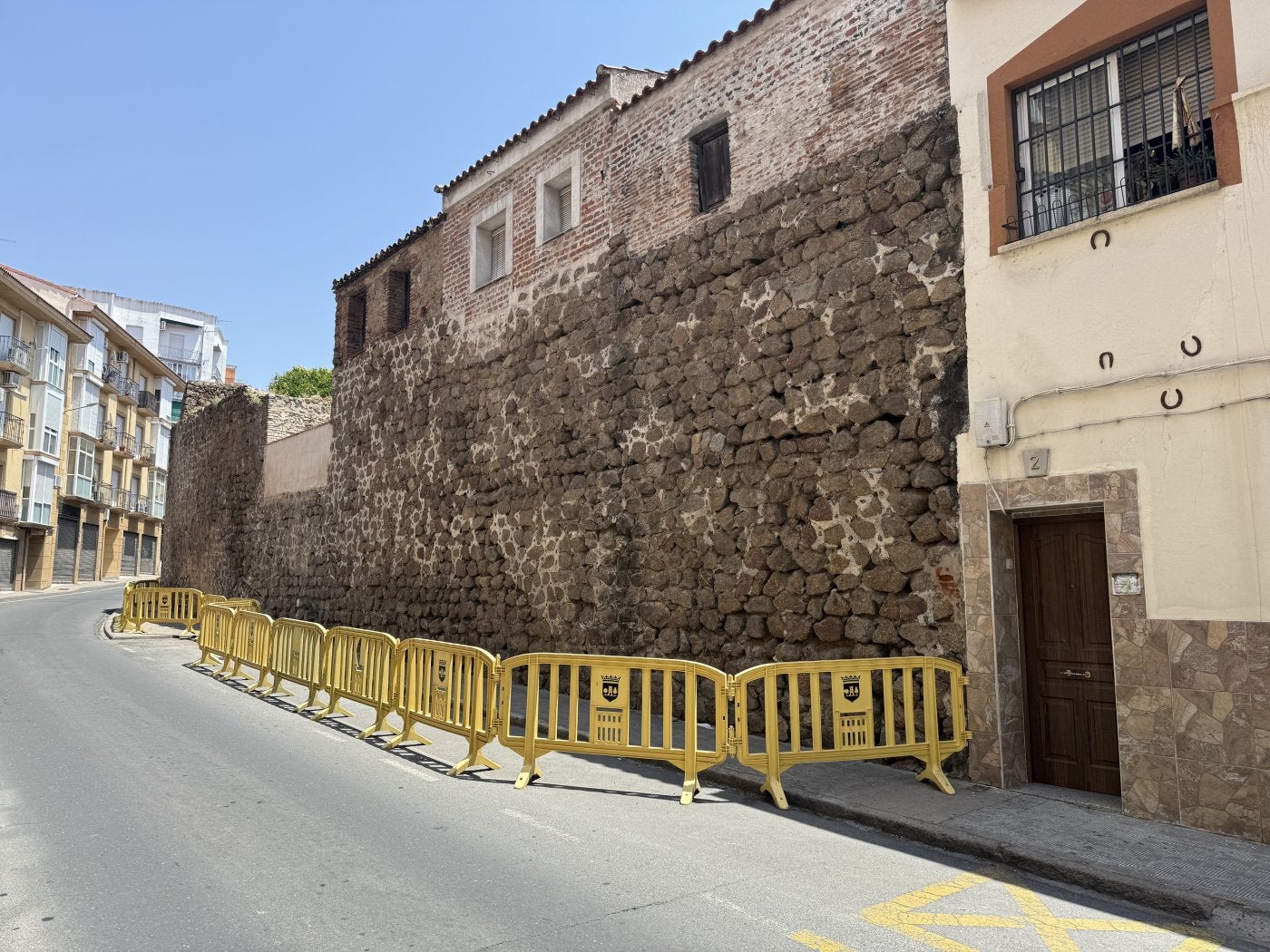 Aspecto actual del paño de muralla en la Ronda del Salvador.