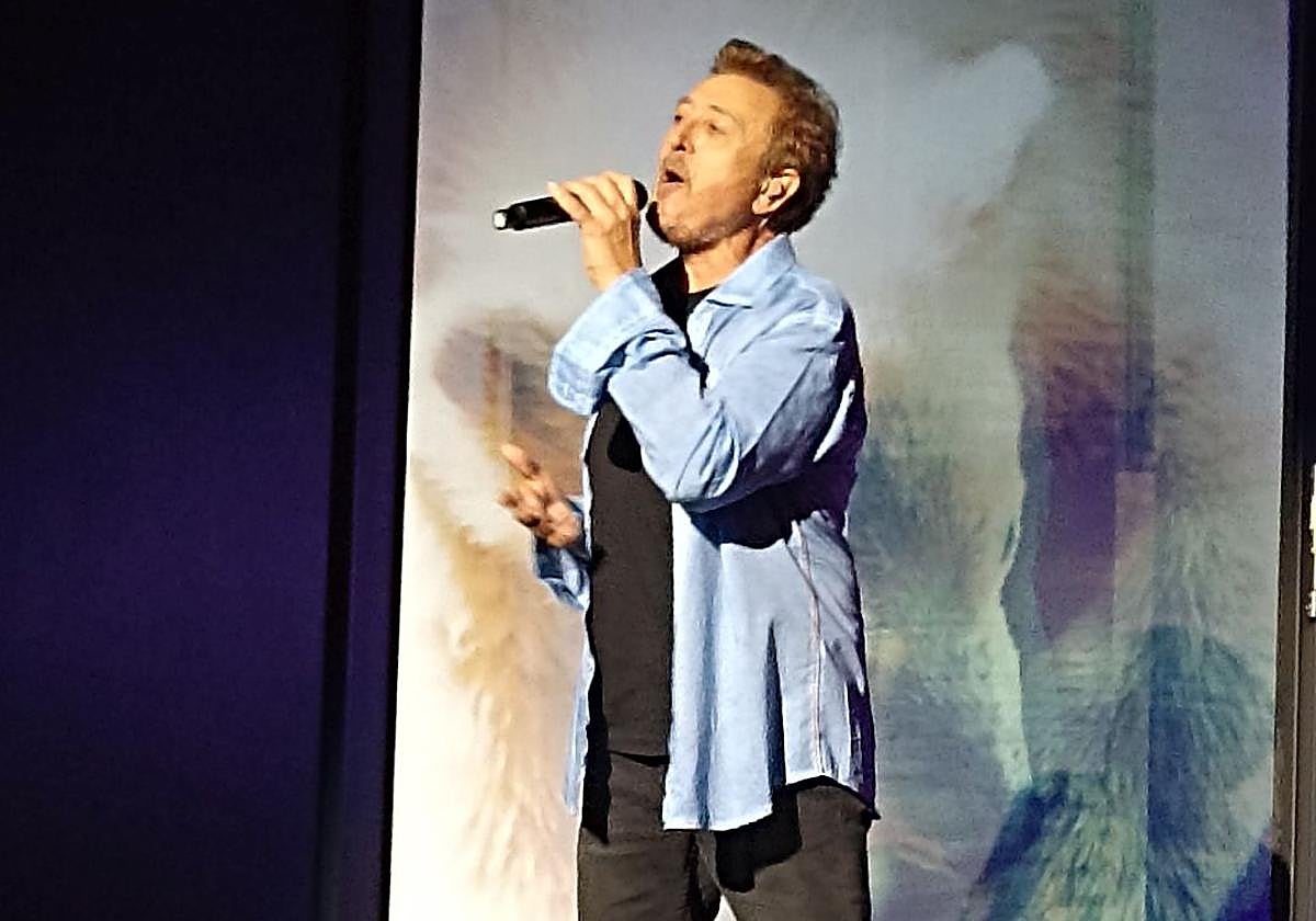 Manolo García en el concierto que ofreció este domingo en Cáceres.