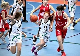 Jornada de tecnificación de la FExB con los equipos de minibasket.