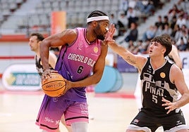 Sharif Idris Igene durante su paso por el Círculo Gijón.