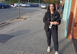 Cristina Jiménez, comercial de un negocio de alquiler de vehículos en la estación de autobuses vio como varios coches quedaban inservibles por el agua.