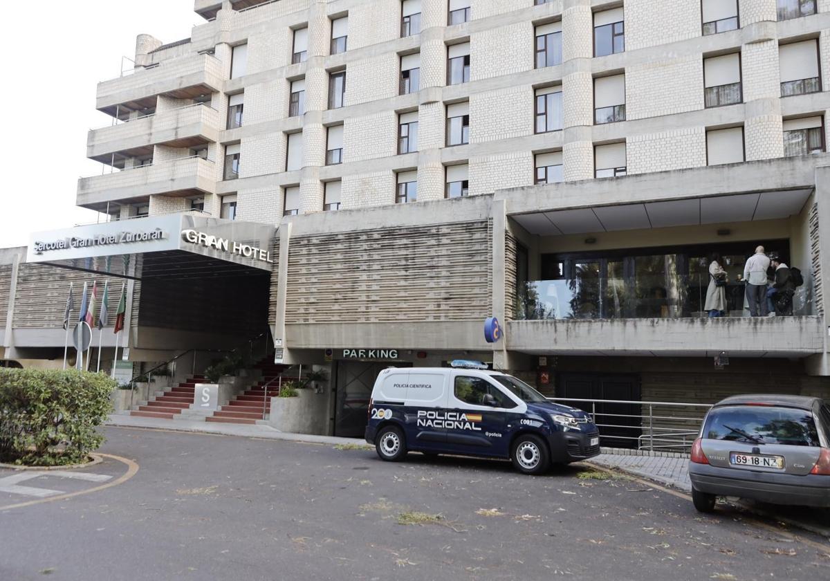Muere un cliente al precipitarse desde el hotel Zurbarán