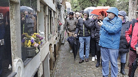 «A los turistas cada vez les gusta más visitar los cementerios»