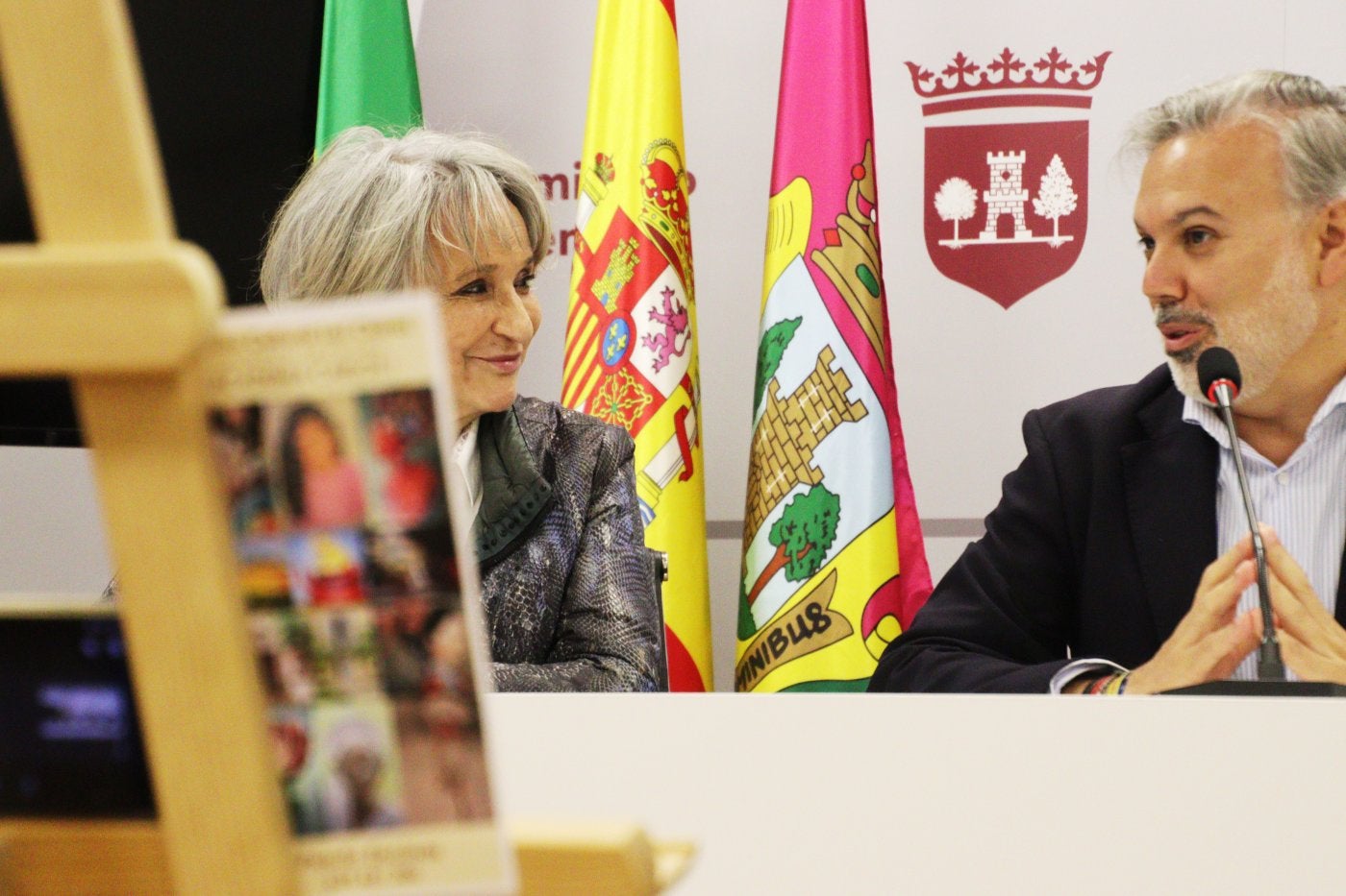 Puerto Encinas, con Fernando Pizarro, en la presentación.