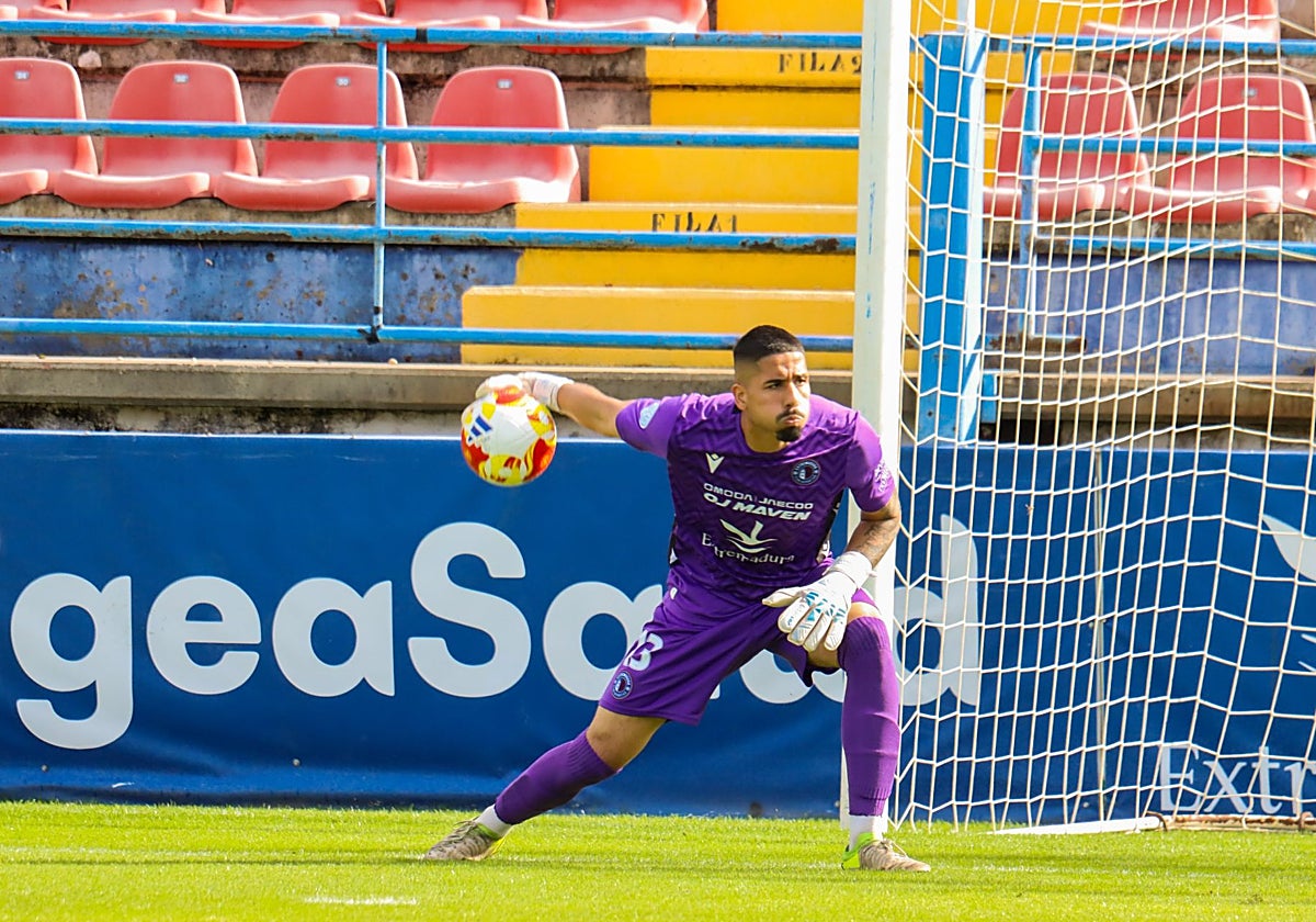 Cristian volvió a ser titular en la portería azulgrana.