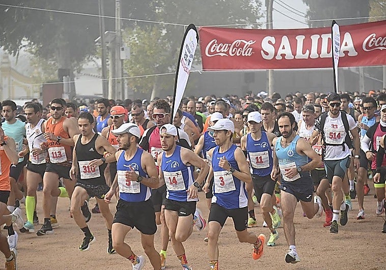 Más de 1.700 corredores participan en el Medio Maratón Elvas-Badajoz