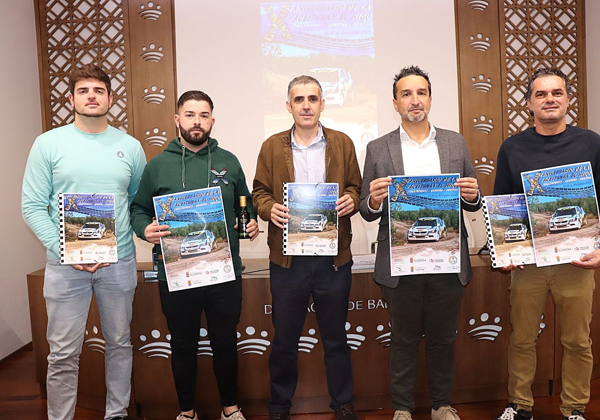 Las autoridades y responsables de la organización del Rallye de la Aceituna y el Higo durante la presentación de la prueba en la Diputación.