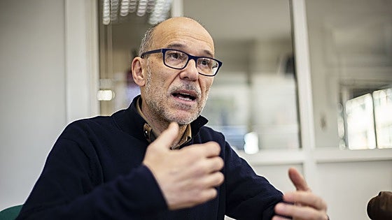«Mi novela habla del peligro de las redes sociales, pero yo no quiero adoctrinar»