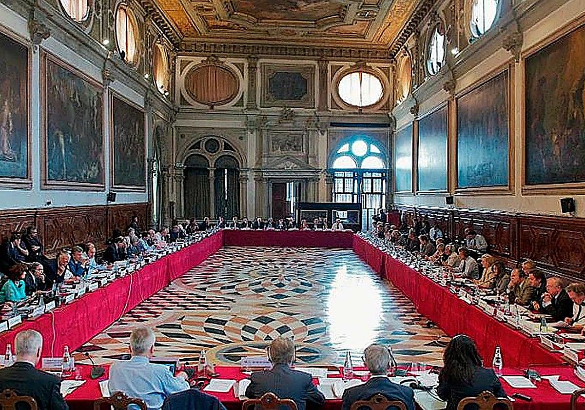 Imagen de archivo de una reunión de la Comisión de Venecia.