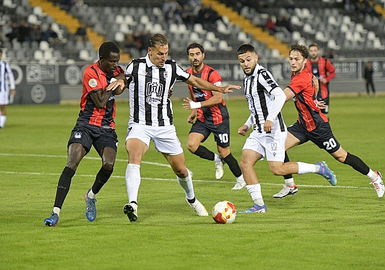 La gran revelación chequea el estado de ánimo de un favorito Badajoz desnortado