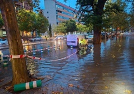 Balsas de agua acumuladas en Cáceres este viernes.