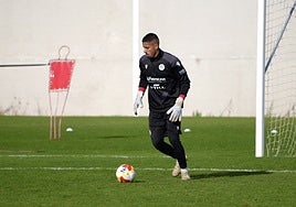 Cristian volverá a ser titular en la portería del Extremadura.