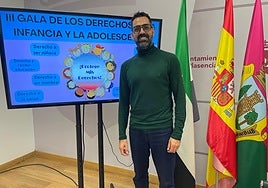David Calvo, concejal de Infancia y Familia, en la presentación de la gala.