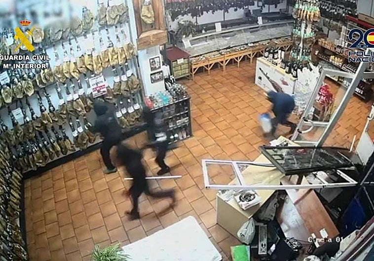 Cae una banda de aluniceros de Sevilla que cometió más de 25 robos en Badajoz y otras provincias