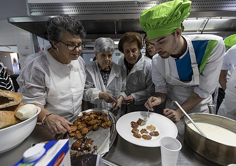 Dulces que despiertan recuerdos: la innovadora terapia contra el alzhéimer en Extremadura