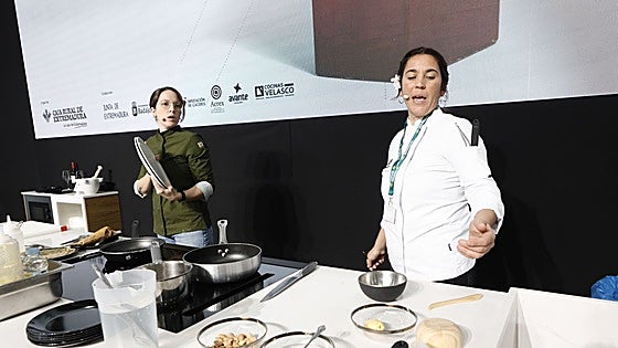 Cocinar en directo, un didáctico espectáculo
