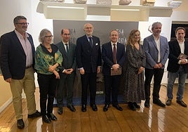 Asistentes a la inauguración de la exposición del Festival en Lisboa, entre ellos Jesús Cimarro, Pedro Blanco, Félix Palma y Antonio Vélez Saavedra.