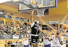 Sharif Idris fue uno de los destacados del BCB en ataque.