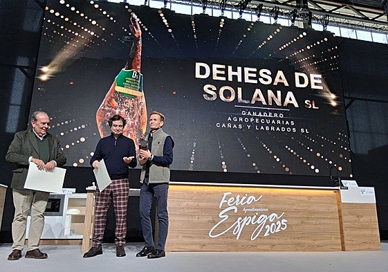 Entrega del premio Gran Espiga al mejor jamón ibérico esta mañana.