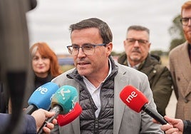 El candidato socialista a la Presidencia de la Junta, Miguel Ángel Gallardo, en Navalmoral de la Mata.