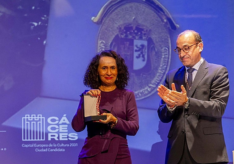 El TSJEx se cuelga la Medalla de Cáceres por sus 235 años de historia