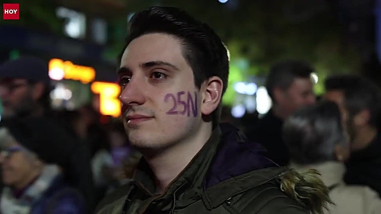 Extremadura clama contra la violencia machista en el 25-N más trágico de esta región