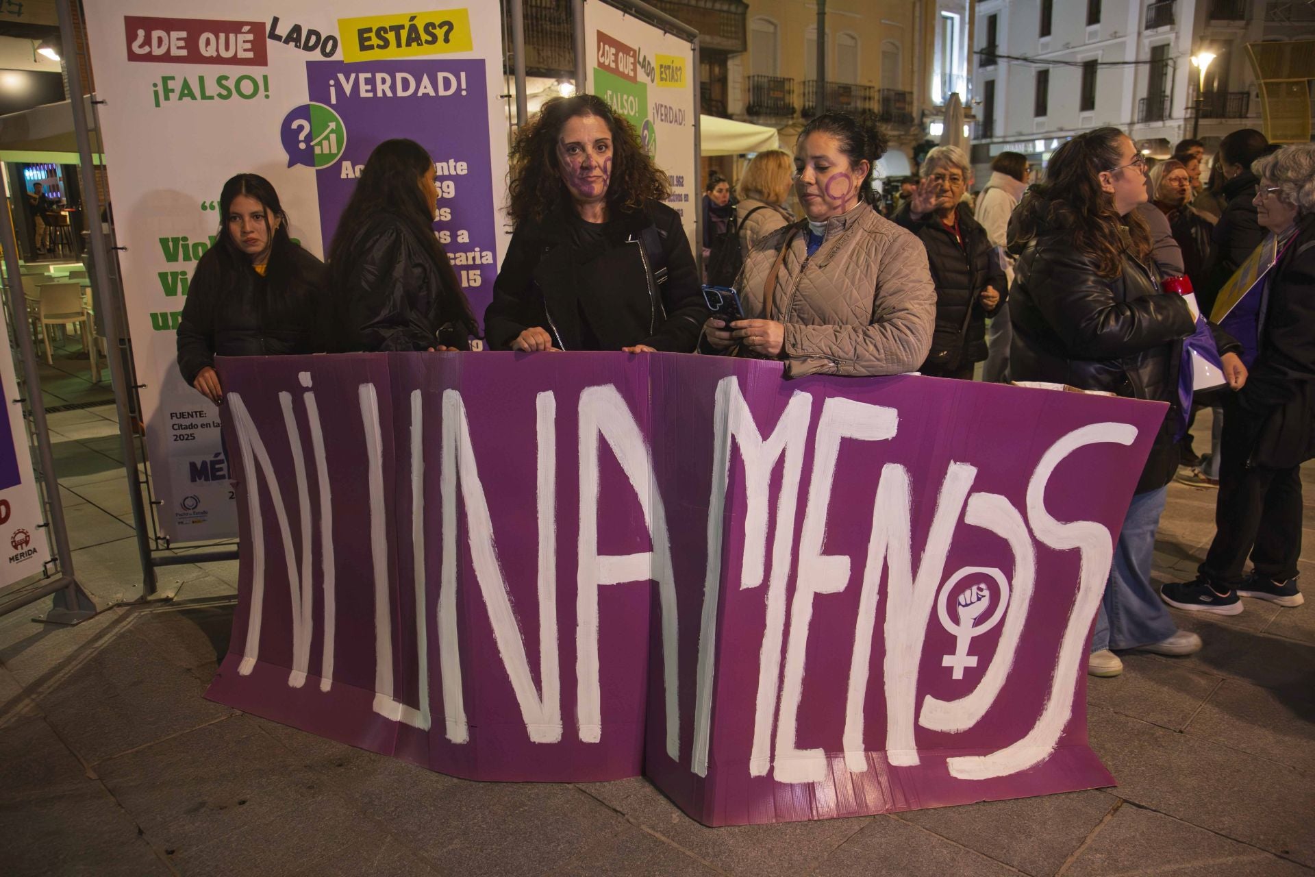 Manifestación celebrada en Mérida con motivo del 25-N.