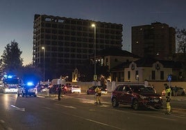 Momentos posteriores al accidente ocurrido este miércoles en la avenida Adolfo Díaz-Ambrona.