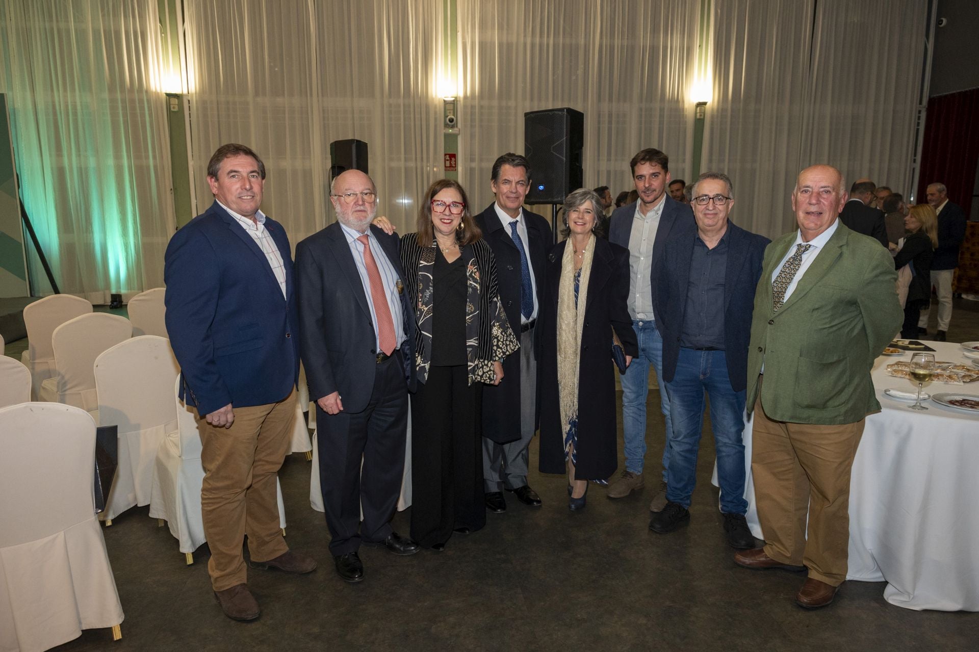 Herminio Íñiguez, César Lumbreras, Mercedes Morán, Enrique Rialba, Carmen Vidal, Óscar Llamas, Ignacio Huerta y Marcelino Díaz. 