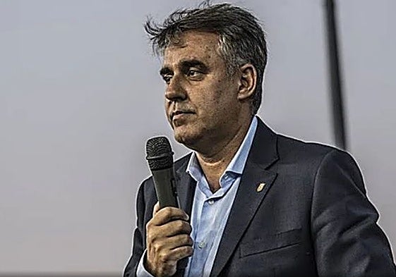 Joaquín Parra en el Nuevo Vivero, en una presentación del CB Badajoz.