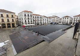 Imagen del montaje de la pista de hielo que empezará a funcionar en los próximos días.