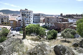 El proyecto contempla una pasarela peatonal desde el Berrocal.