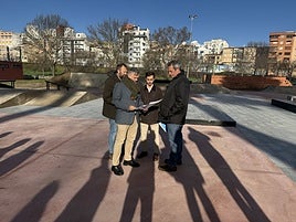 Fernando Pizarro, en una visita a la pista de skate.