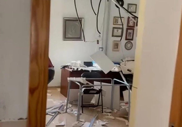 Una fuga de agua durante el puente inunda el colegio Juventud de Badajoz