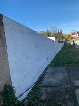 Reparan el muro de grafitis del espacio joven