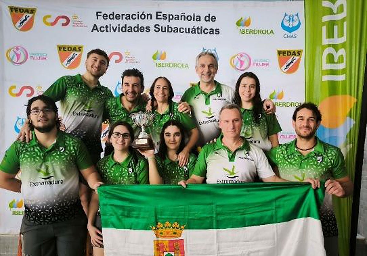 Integrantes de la selección extremeña que se ha proclamado campeona de España de buceo.