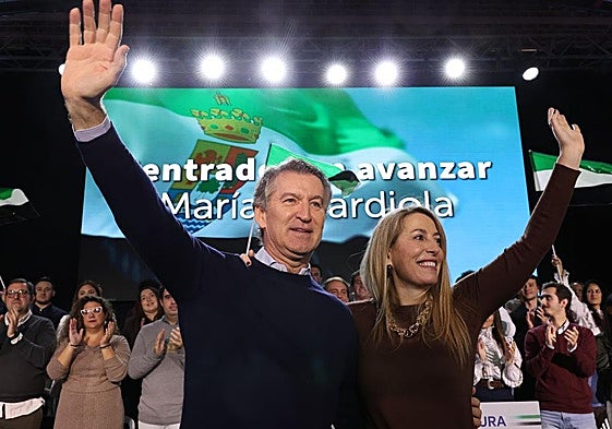 Feijóo y María Guardiola en un acto en Lobón celebrado a mediados del pasado mes de noviembre.